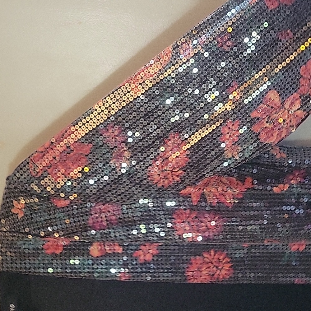 Satin lined sequin floral evening jacket by Torrid, Size 0 or L/XL - Picture 3 of 6